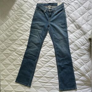 NWT Duluth women’s bootcut mid-rise jeans size 2 👖